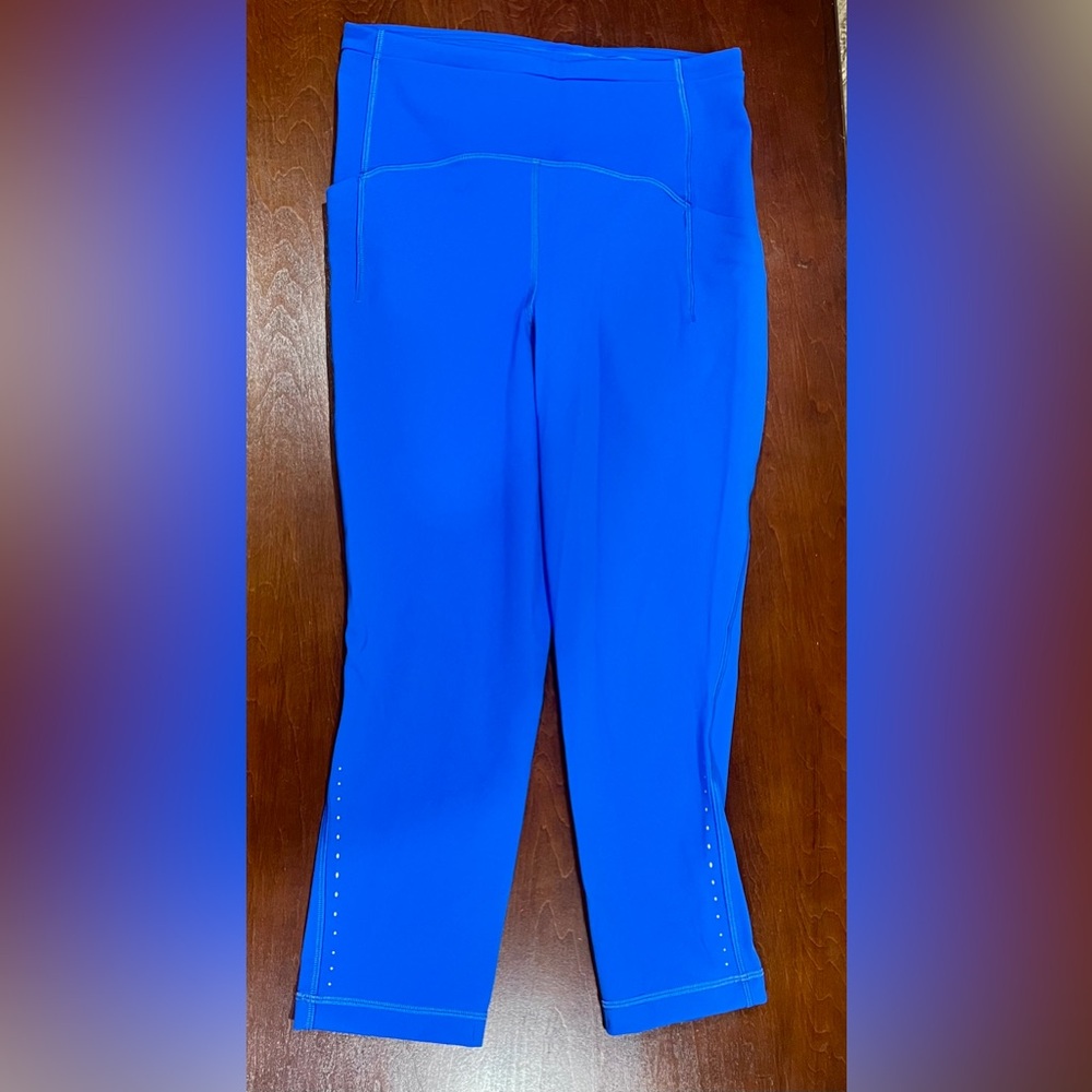 Lululemon swift speed high rise crop 21” size 6 blazer blue tone